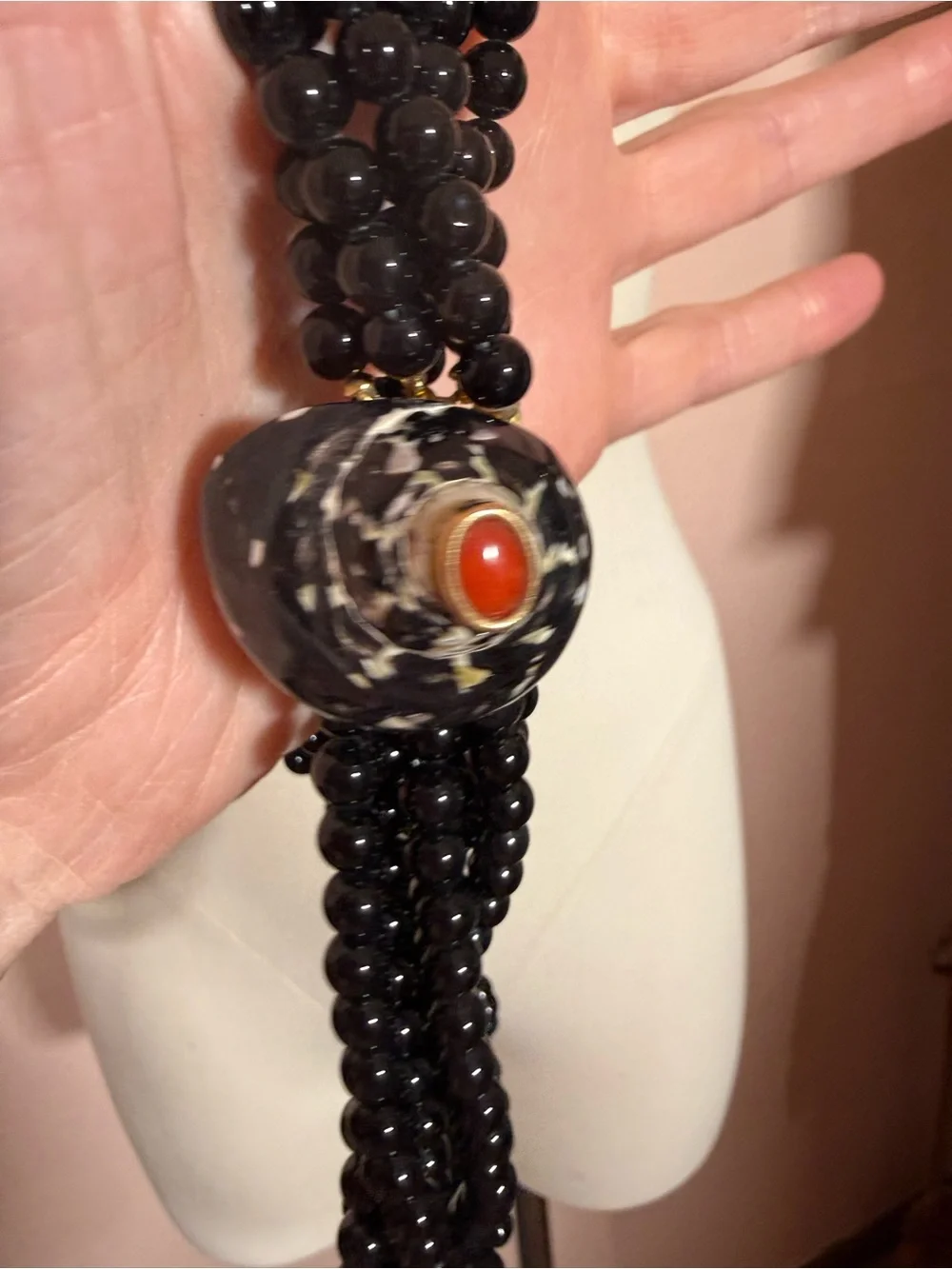 Vintage Black coral multi strand Choker Necklace Large shell Clasp